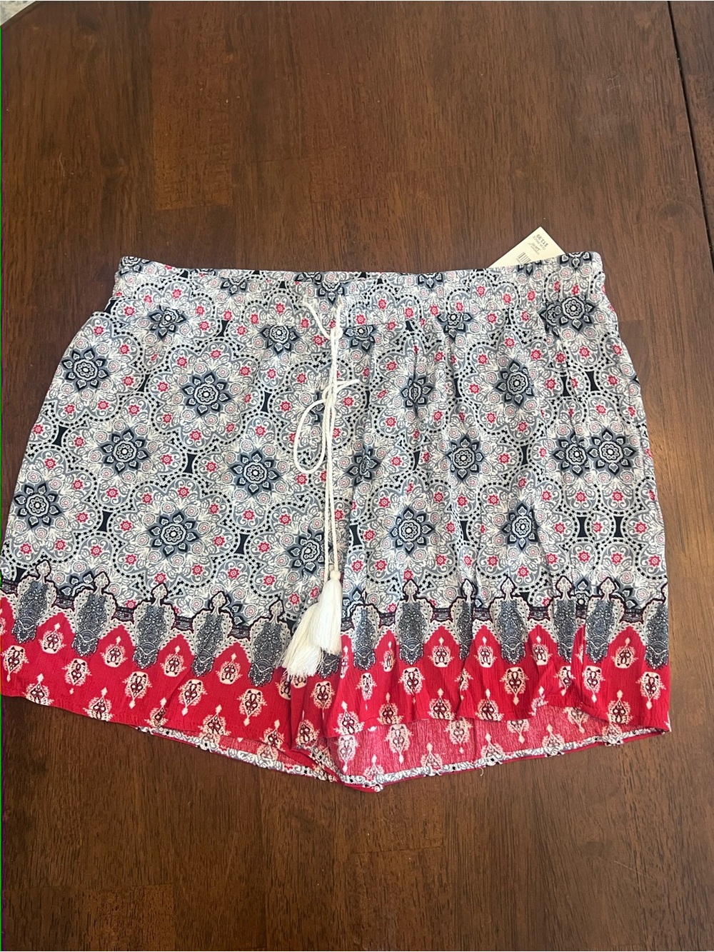 NWT Women's Printed Tassel Waist Shorts - Red/Navy